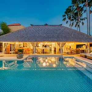 https://villa-kalis.hotelsseminyak.net